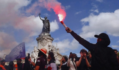 Polisi Prancis Tangkap 675 Pendemo yang Tolak Anggaran Negara