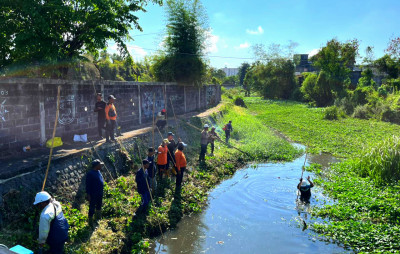 Pemerintah, Industri, hingga Masyarakat Surabaya Berkolaborasi Bersihkan Sungai Tambak Oso