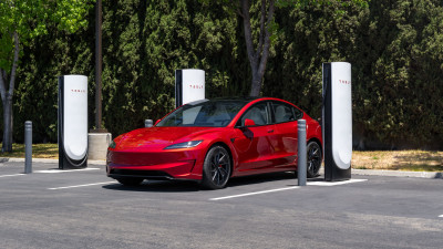 Tesla Tolak Kebijakan Trump yang akan Mencabut Aturan Batasan Emisi Kendaraan