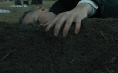 Monster: The Ed Gein Story, Baru Trailer Yang Dirilis Udah Bikin Pening dan Meringis