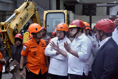 Tinjau Pesantren Al Khoziny, Menag Salurkan Bantuan dan Siapkan Upaya agar Kejadian Tidak Terulang