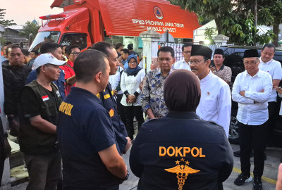 Mensos Janjikan Beasiswa Penuh bagi Santri Difabel Korban Ambruknya Bangunan Ponpes Al-Khoziny Sidoarjo