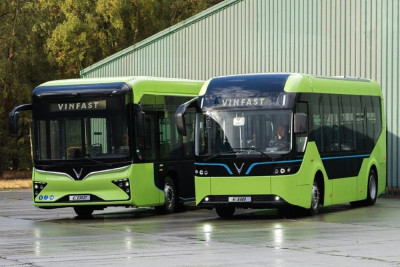 VinFast Memperkenalkan Bus Kota Listrik EB 12 dan EB 8