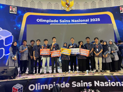 MAN IC Pekalongan Raih Medali Emas Ekonomi dalam Ajang Olimpiade Sains Nasional 2025