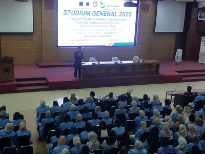 Meneguhkan Adab sebagai Fondasi Ilmu: PAI FTK Unisba Gelar Studium General 2025