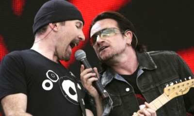 Bono dan The Edge Tampil Saat U2 Menerima Penghargaan Woody Guthrie 2025
