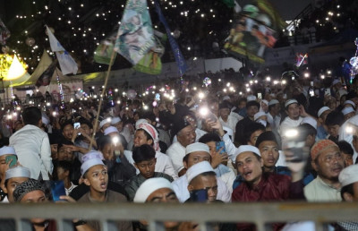 Kaltim Bershalawat, Ribuan Jamaah Padati GOR Kadrie Oening Samarinda