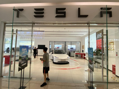 Penjualan Tesla Capai Titik Terendah dalam 3 Tahun di China