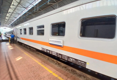 10 Kereta Api Komersial dengan Volume Penumpang Tertinggi di 2025