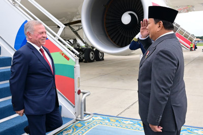 Raja Abdullah II Dikawal Tujuh Jet F-16 dan Tiga Pesawat T50 TNI AU