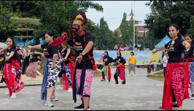 Bakul Budaya Kenalkan Tari Topeng Cirebon kepada Warga Depok