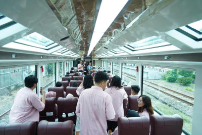 KA Parahyangan: Panorama Indah Jalur Jakarta-Bandung Jadi Daya Tarik