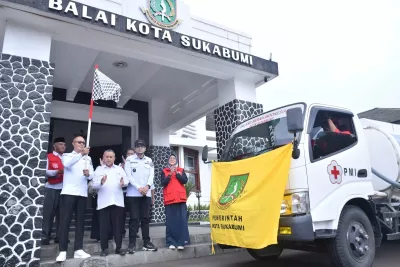 Bantu Bencana di Sumatera, PMI Kota Sukabumi Kirim Tangki Air Bersih dan Ambulans