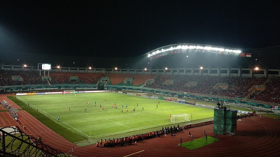 Stadion Pakansari Lebih Layak dari JIS? PSSI Bak Bermain di Ranah Politik 'Asal Bukan Anies' - Vimarsana News