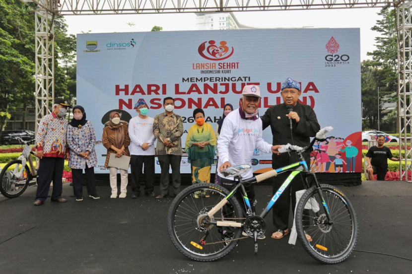 Bandung deklarasi jadi Kota Ramah Lansia, Kamis, 9 Juni 2022 pada Peringatan hari lanjut usia nasional (HLUN)