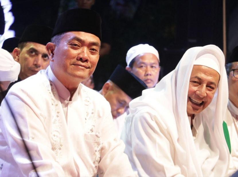 Wali Kota Cirebon, Nashrudin Azis (kiri) bersama Maulana Habib Luthfi Bin Yahya. (Diskominfo Kota Cirebon)