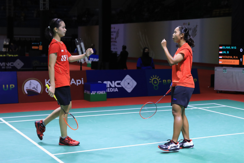 Indonesia menyapu semua gelar juara, setelah satu wakil asing tersisa di ganda campuran kalah di semifinal. Ridya Aulia Fatasya/Kelly Larissa lolos ke babak final.