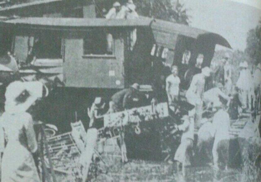 Kecelakaan kereta api di Ancol.