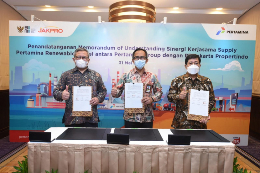 Penandatanganan Memorandum of Understanding Sinergi Kerja sama Supply Pertamina Renewable Diesel antara Pertamina Group dengan PT Jakarta Propertindo. (Istimewa) 