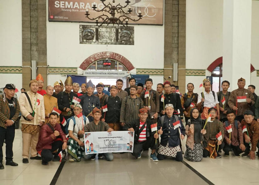 Sebanyak 200 peserta mengikuti kegiatan joy ride menggunakan kereta api dengan mengambil rute sepanjang 25 km dari Stasiun Semarang Tawang Bank Jateng hingga Stasiun Tanggung di Kabupaten Grobogan, Rabu (10/8/2023). (Foto: Humas PT KAI)
