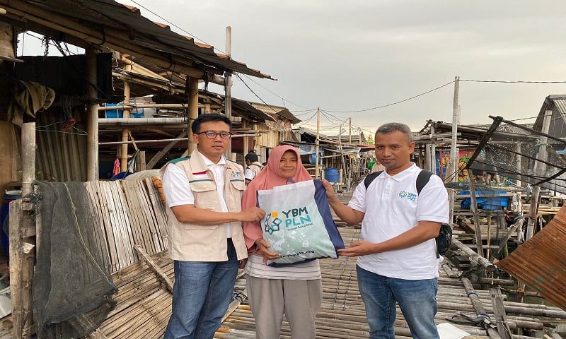 YBM PLN Salurkan Bantuan ke 111.306 Penerima Manfaat