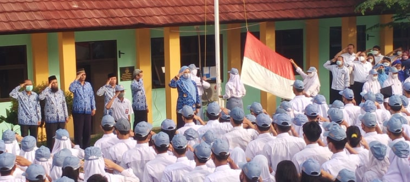 SMAN 11 Kota Depok, Jawa Barat, mengadakan kegiatan Latihan Dasar Kepemimpinan Siswa (LDKS) dan Latihan Dasar Kepemimpinan Pramuka (LDKP).